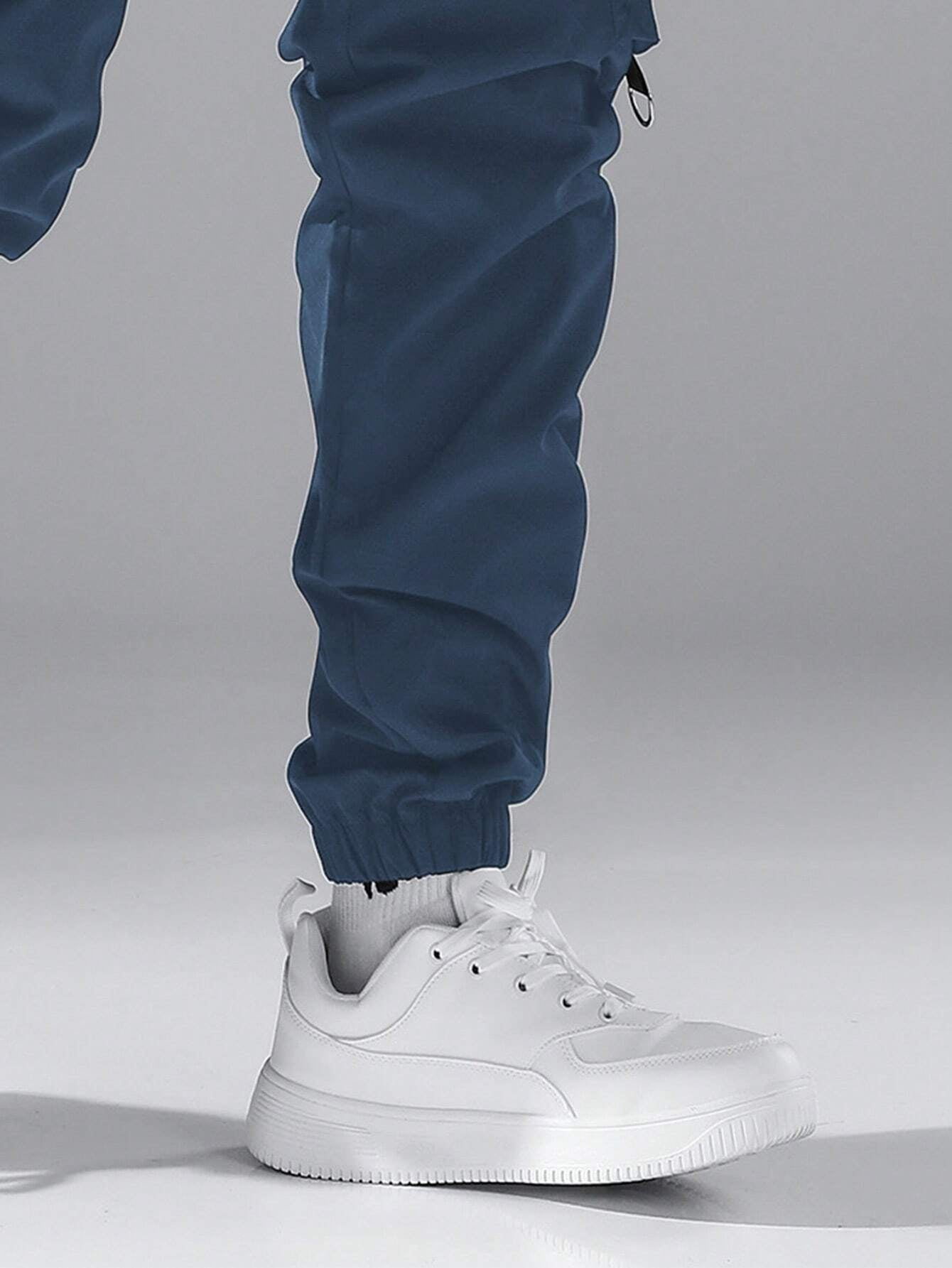 Manfinity Hypemode Loose Fit Men'S Cargo Pants with Flap Pockets, Side Drawstring and Elastic Waist