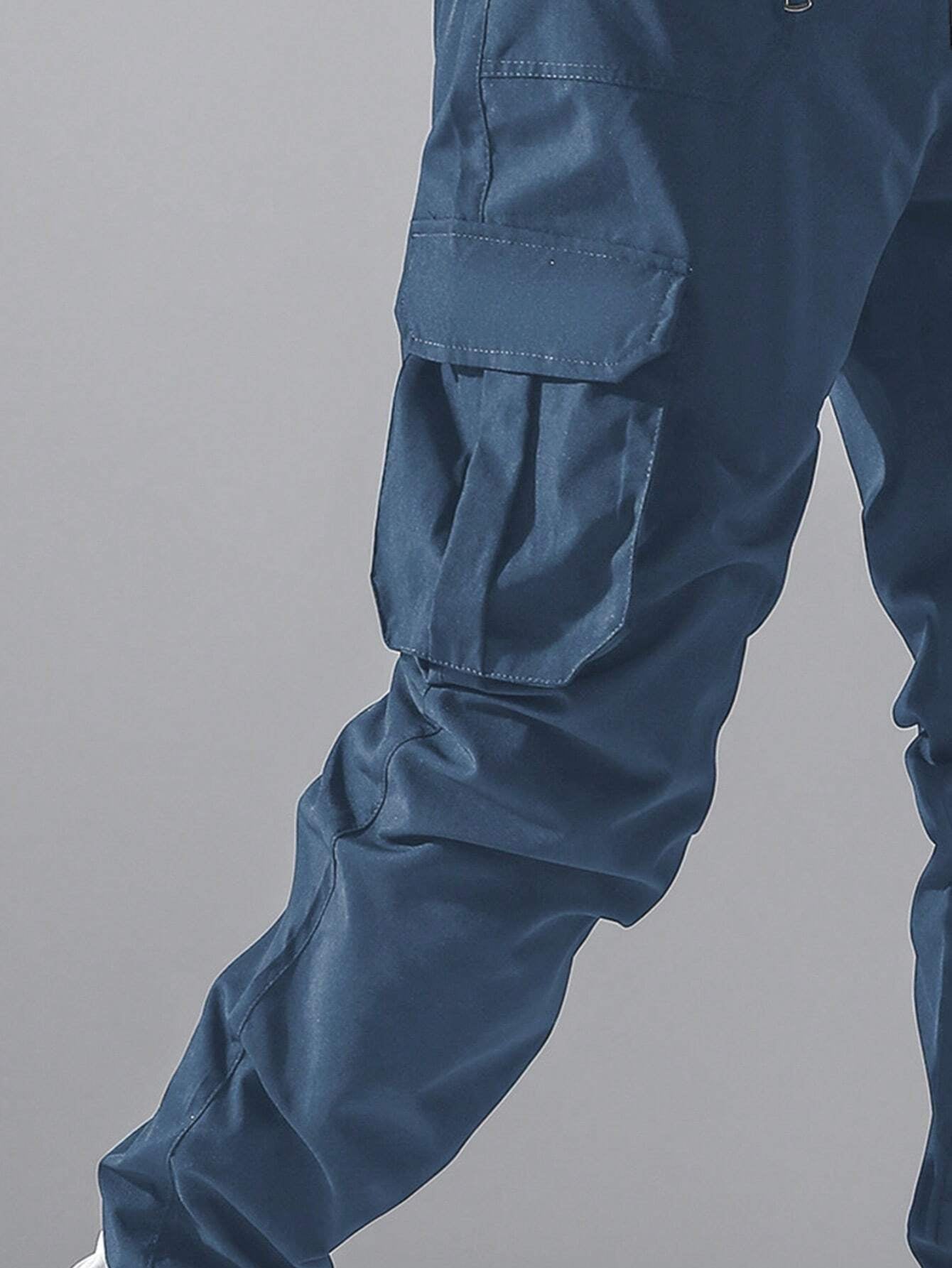 Manfinity Hypemode Loose Fit Men'S Cargo Pants with Flap Pockets, Side Drawstring and Elastic Waist